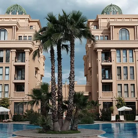 Aphrodite Gardens ساني بيتش